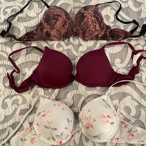 3  Victoria’s Secret bra (36b)